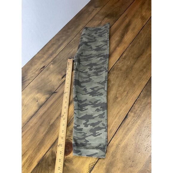 SPANX Desert Camo Look at Me Now Seamless Cropped Leggings Size XL - Picture 6 of 6